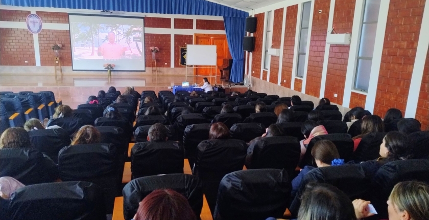 Realizamos taller de autocuidado para los/as asistentes de la educación